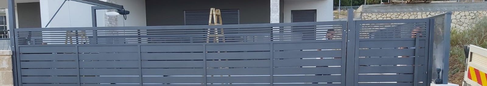 צילום מעבודה של אלום עמאד