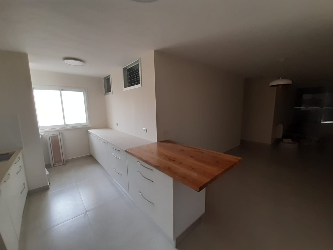 עבודות שיפוצים פנים וחוץ.