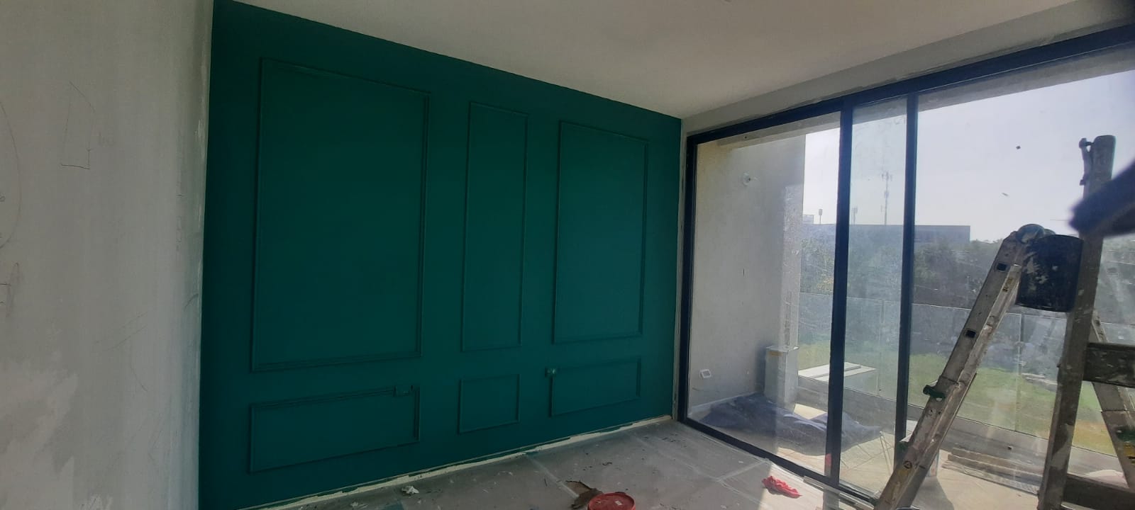 עבודות קרניזים ,שירנים דקורטיבים, בעיצוב אדריכלי  בוילה בפתח תקוה