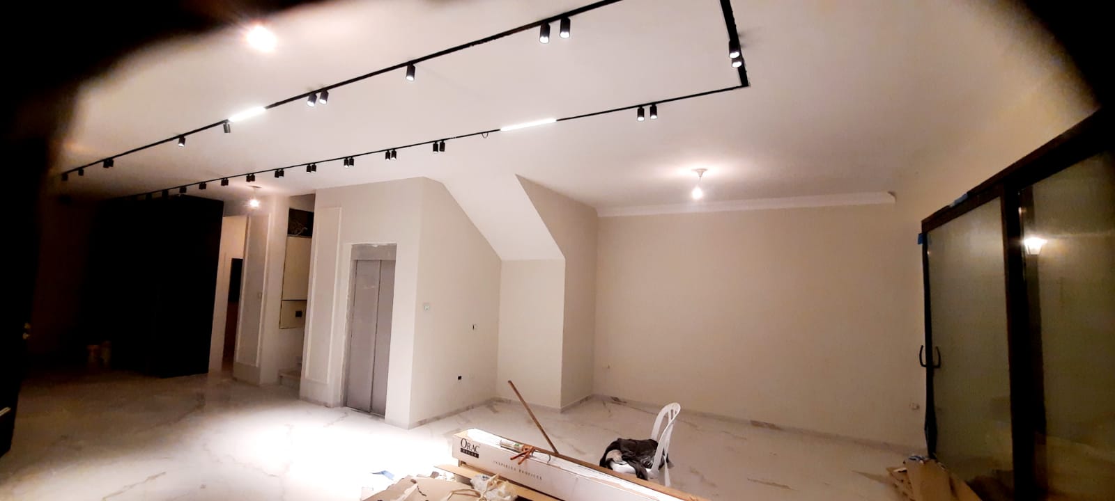 עבודות קרניזים ,שירנים דקורטיבים, בעיצוב אדריכלי  בוילה בפתח תקוה