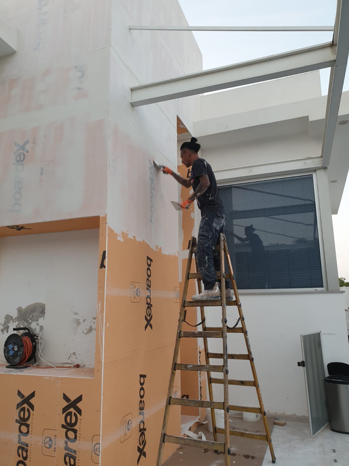 צביעה חיצונית לבית פרטי