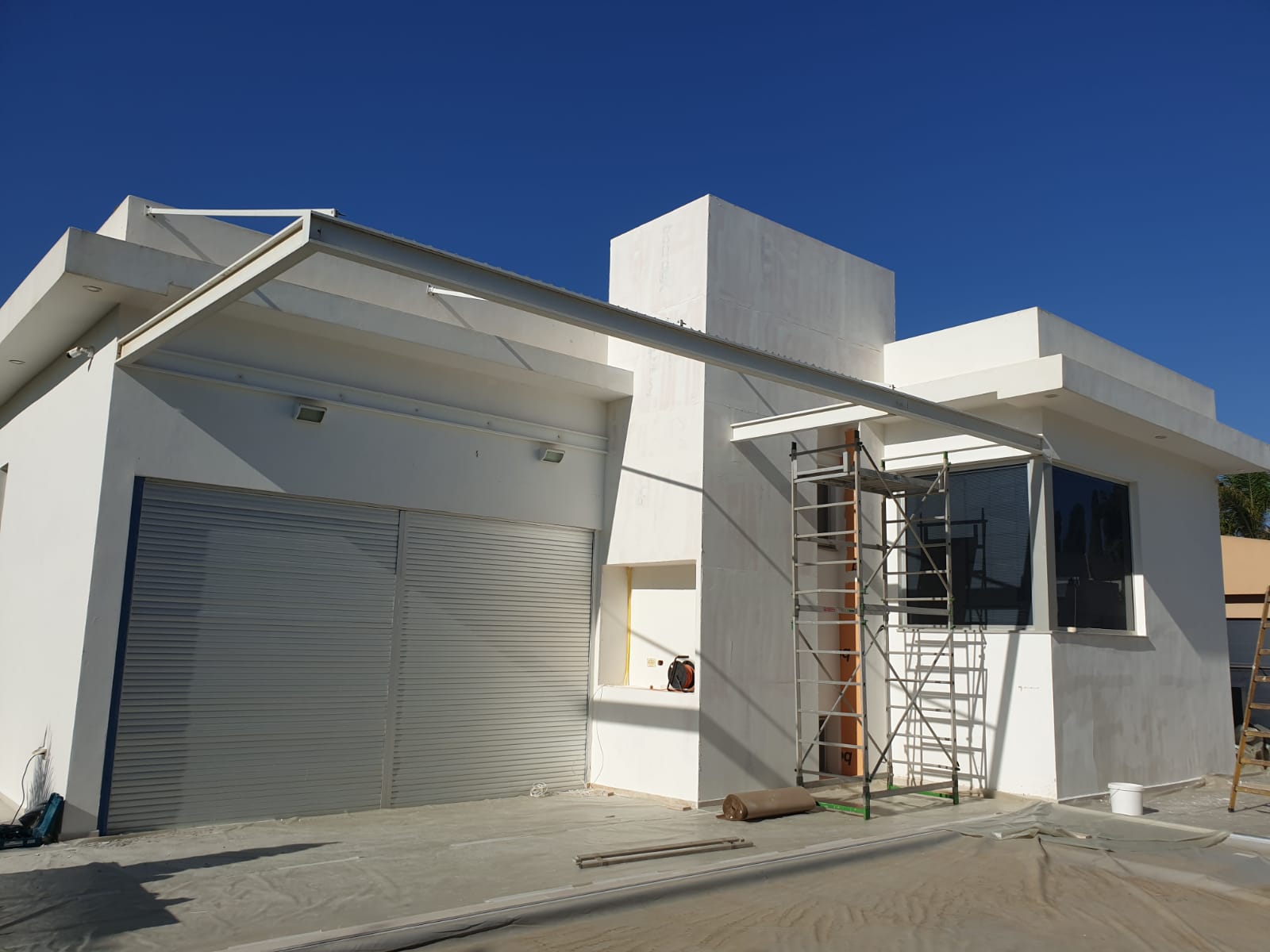 צביעה חיצונית לבית פרטי