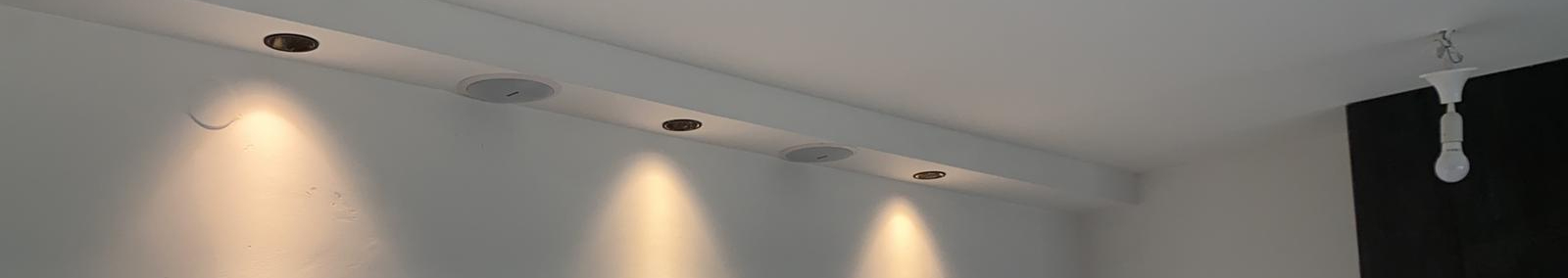 צילום מעבודה של נסים היבי