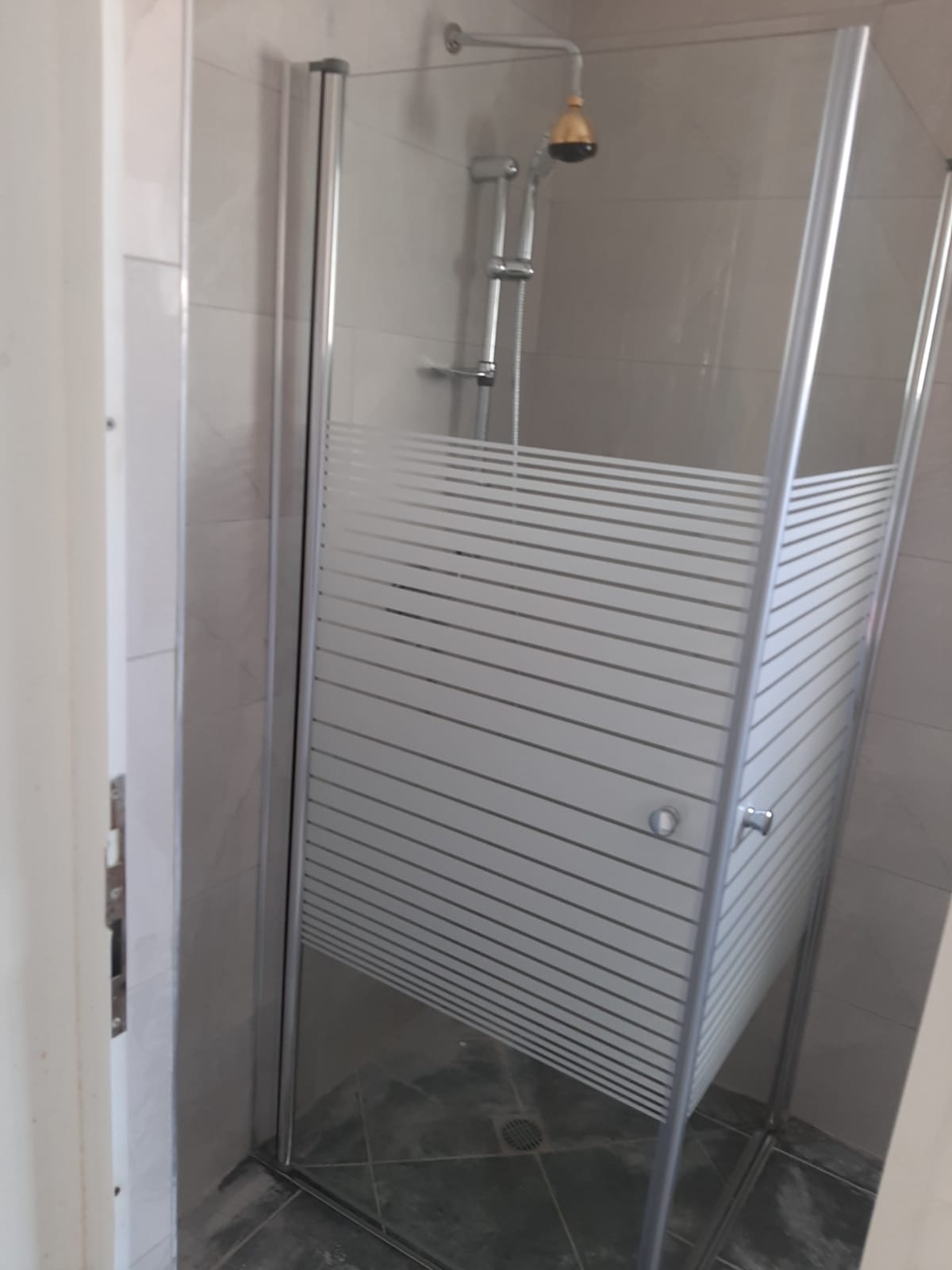 שיפוץ חדרי מקלחות ושירותים