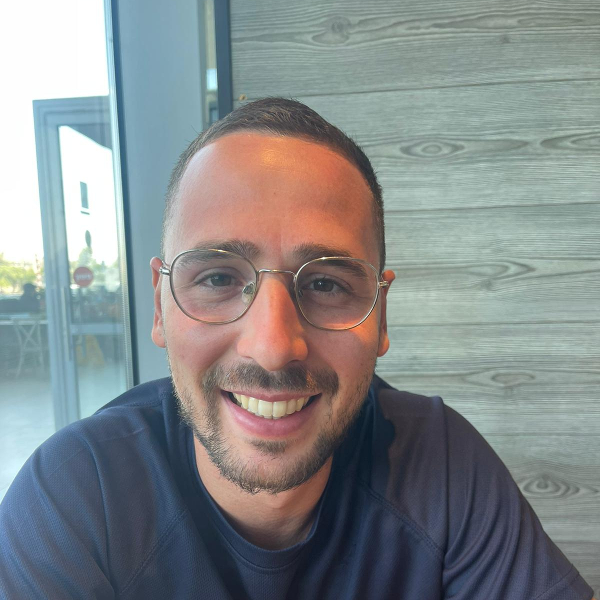 אביעד וקנין - חשמלאי , תמונת פנים