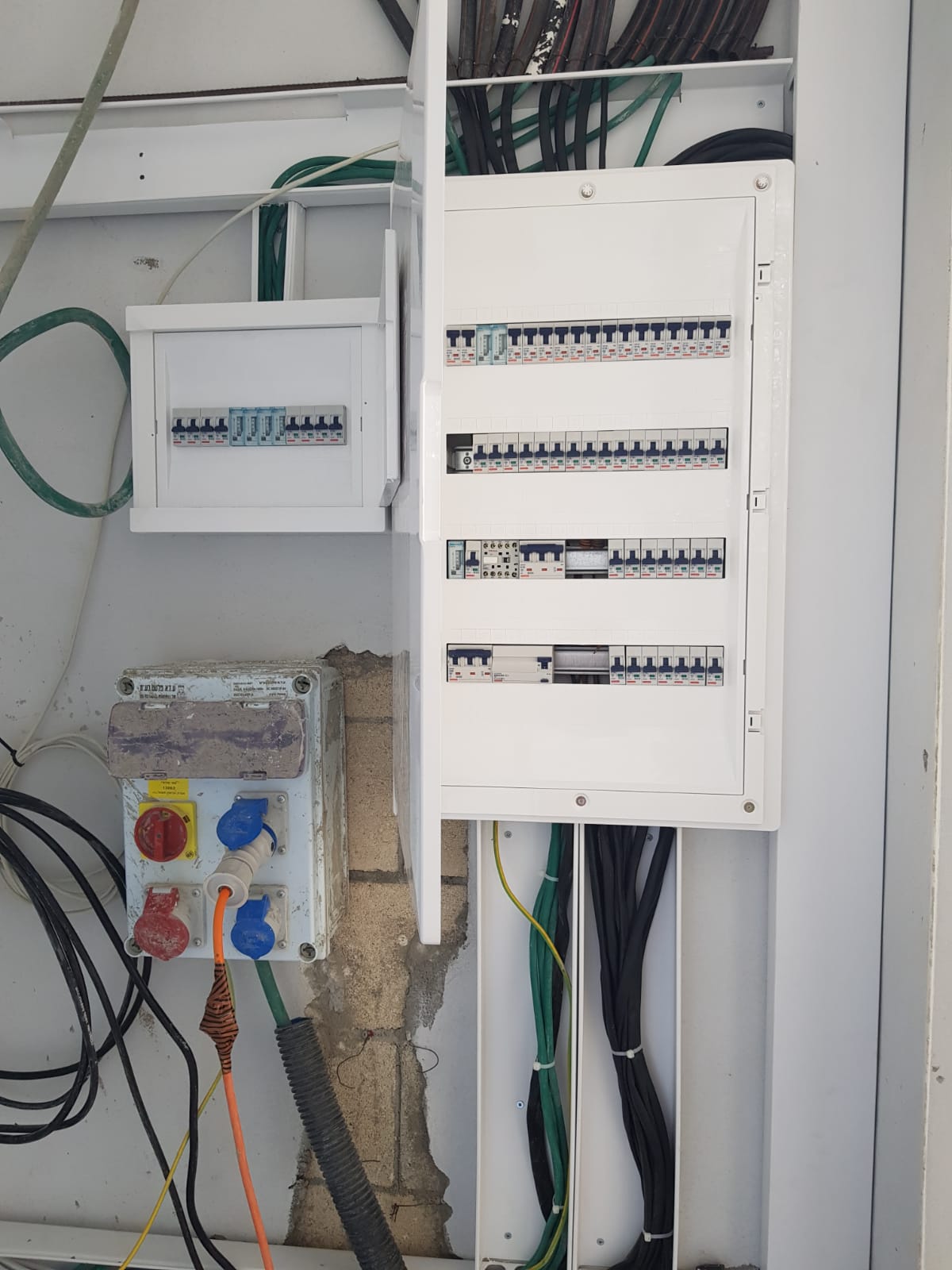 צילום מעבודה של אביעד וקנין