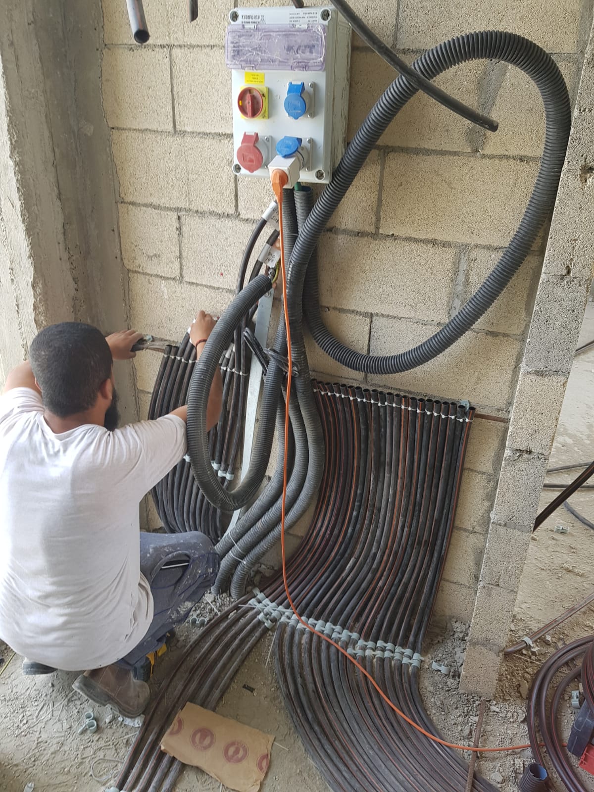 עבודות חשמל