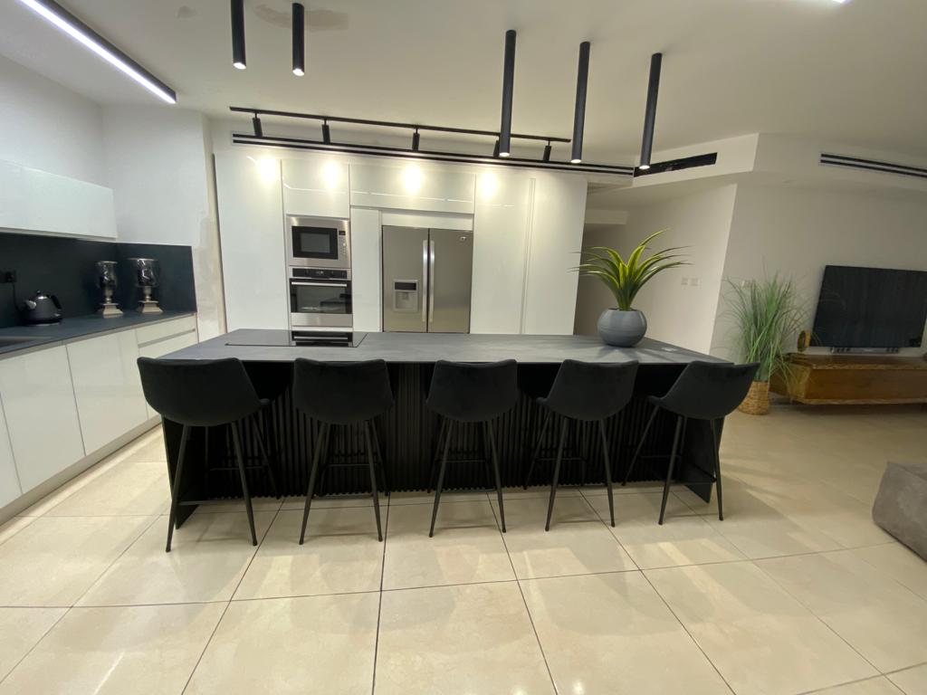 צילום מעבודה של איתמר עשוש