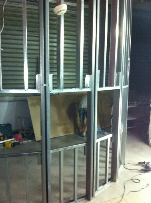 שיפוץ חנות גלידה בקניון שבעת הכוכבים