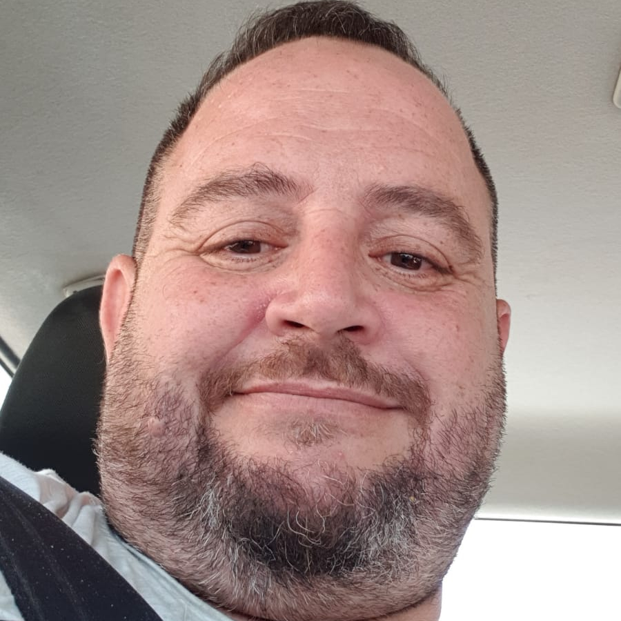 איתמר עשוש - קבלן שיפוצים , תמונת פנים