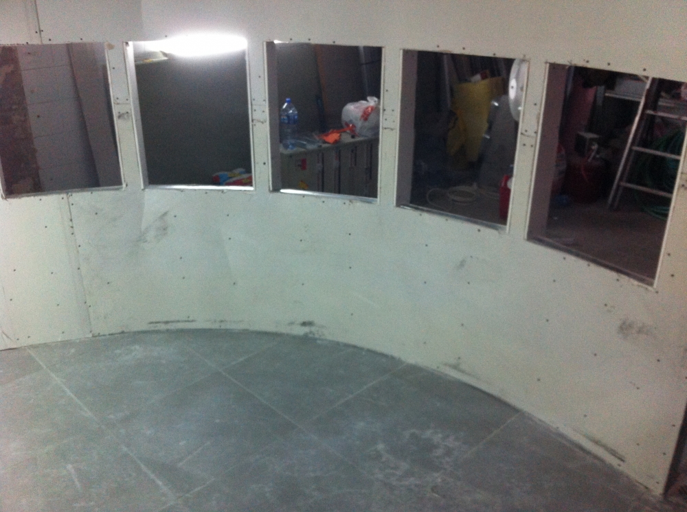 שיפוץ חנות גלידה בקניון שבעת הכוכבים