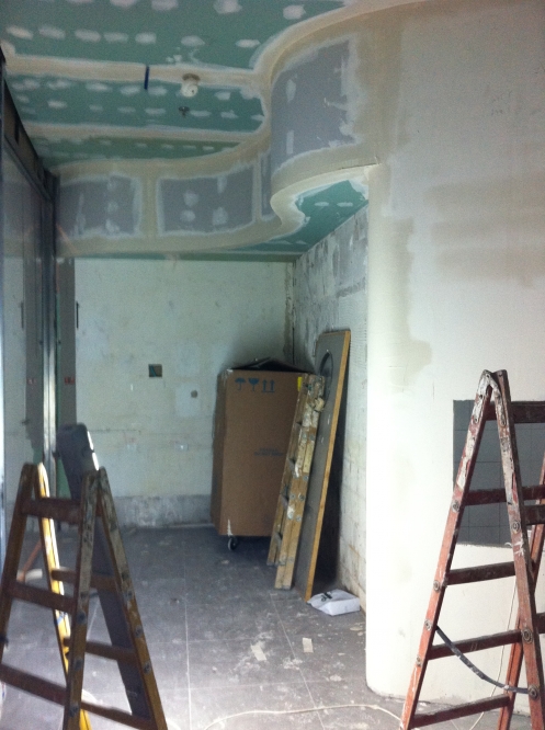 שיפוץ חנות גלידה בקניון שבעת הכוכבים