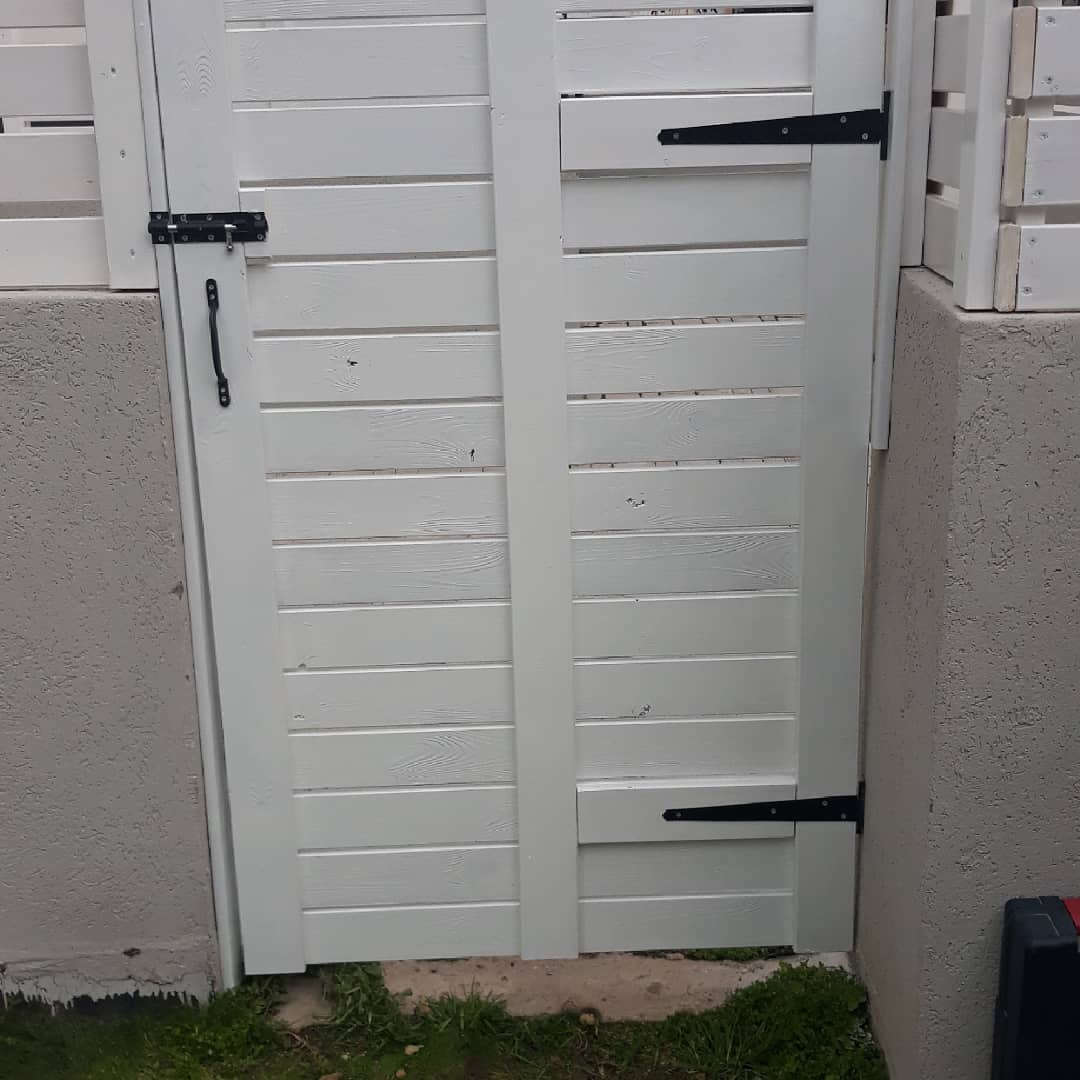 גדרות ושערים מעץ