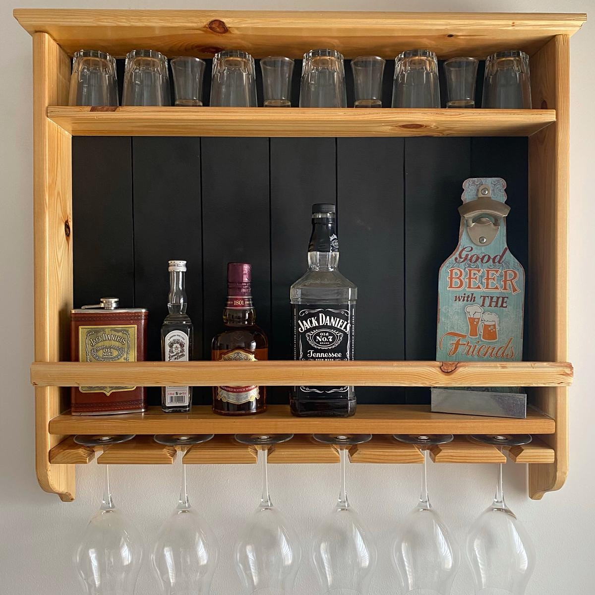 עבודות עץ וחיפויים