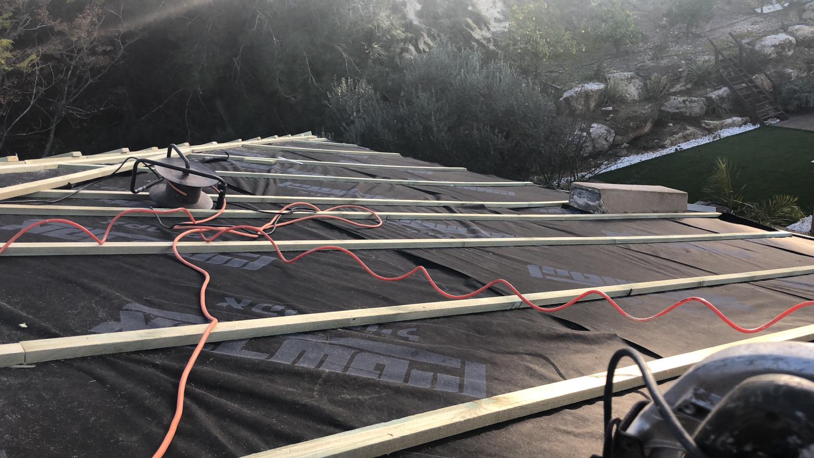 איטום גגות רעפים עם שיפוע מבטון