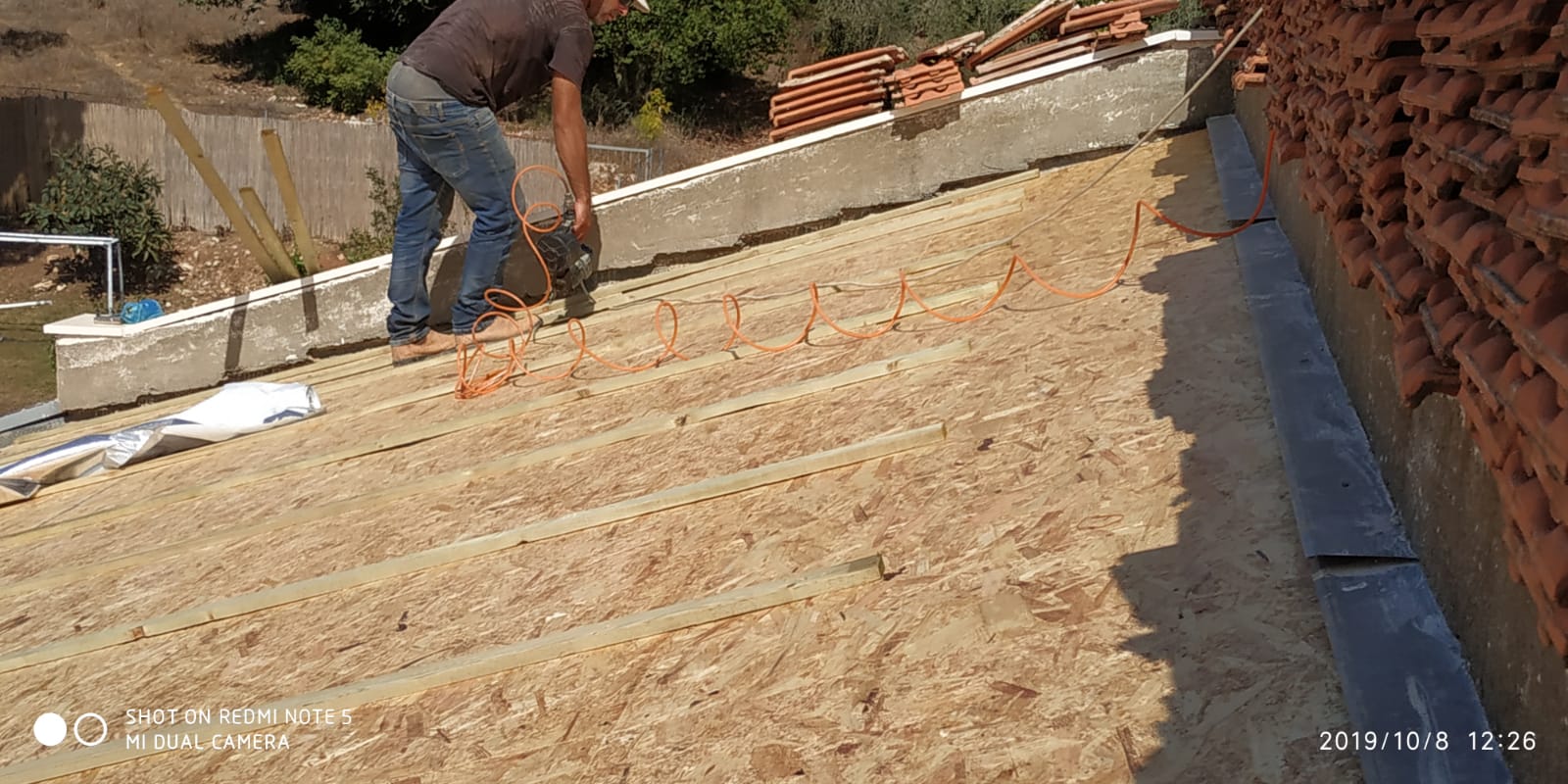 איטום גגות רעפים עם שיפוע מבטון