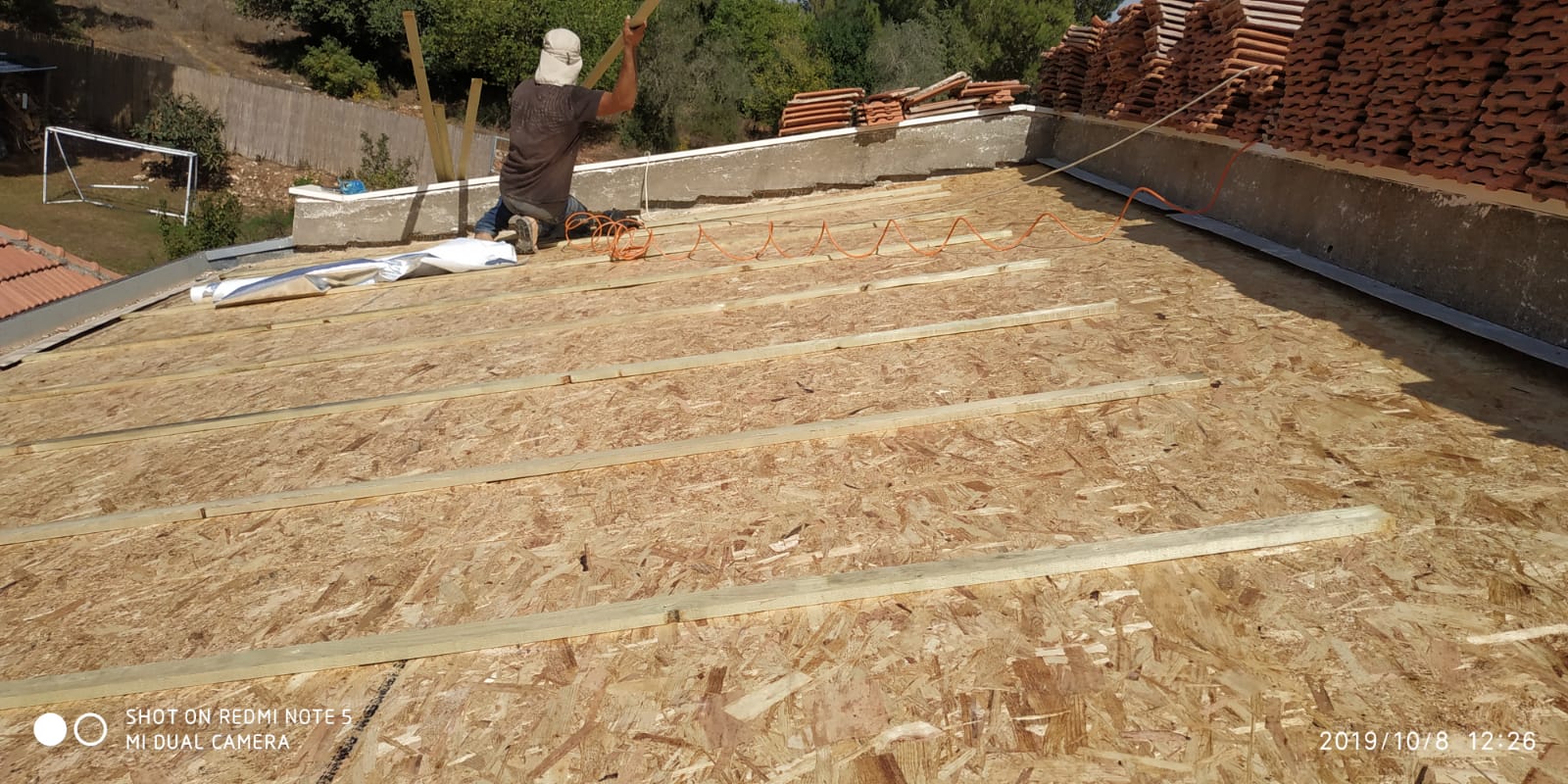 איטום גגות רעפים עם שיפוע מבטון