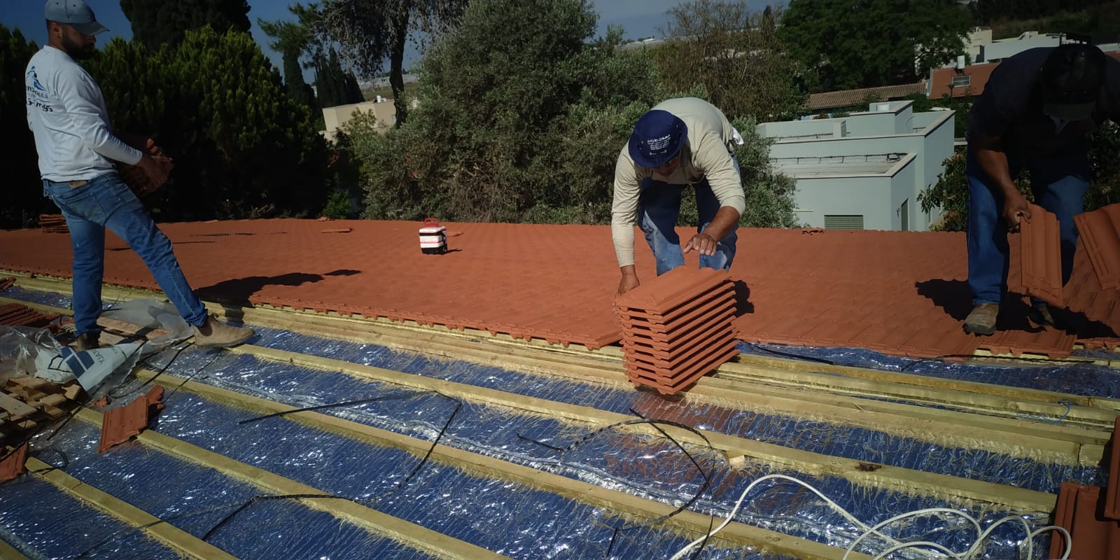 איטום גגות רעפים עם שיפוע מבטון