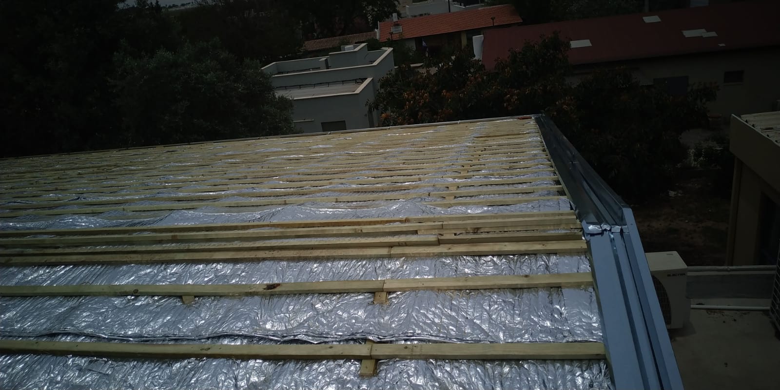 איטום גגות רעפים עם שיפוע מבטון