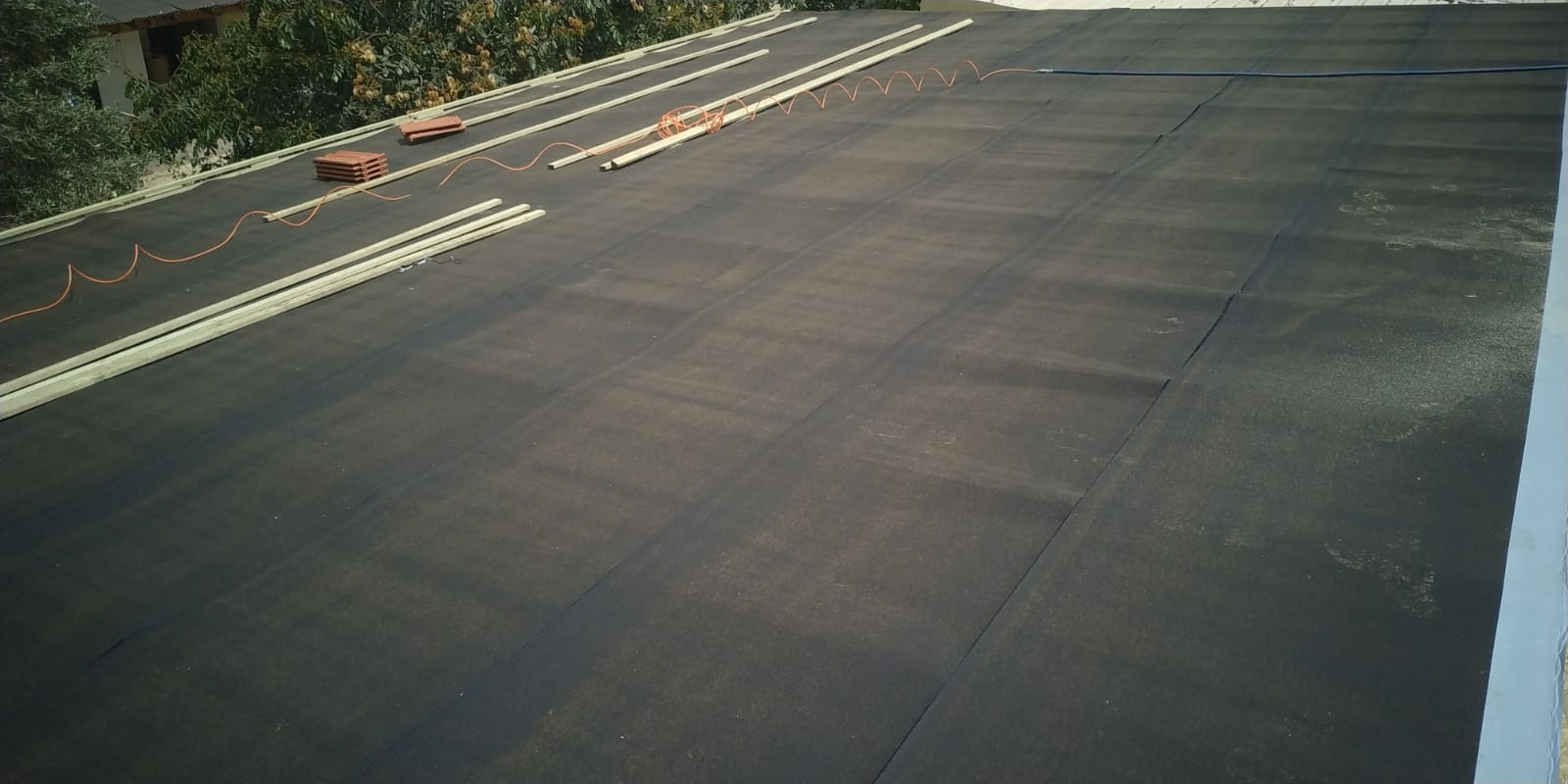 איטום גגות רעפים עם שיפוע מבטון