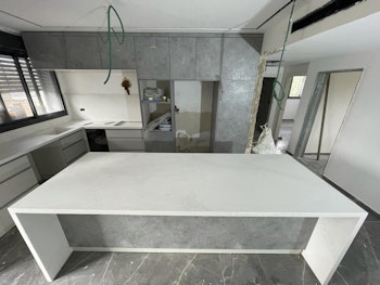 מגוון עבודות שיש למטבחים