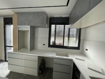 מגוון עבודות שיש למטבחים