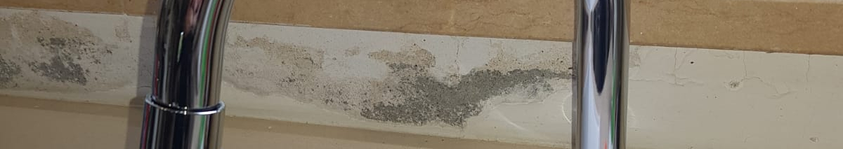 צילום מעבודה של מחמוד חוגראת