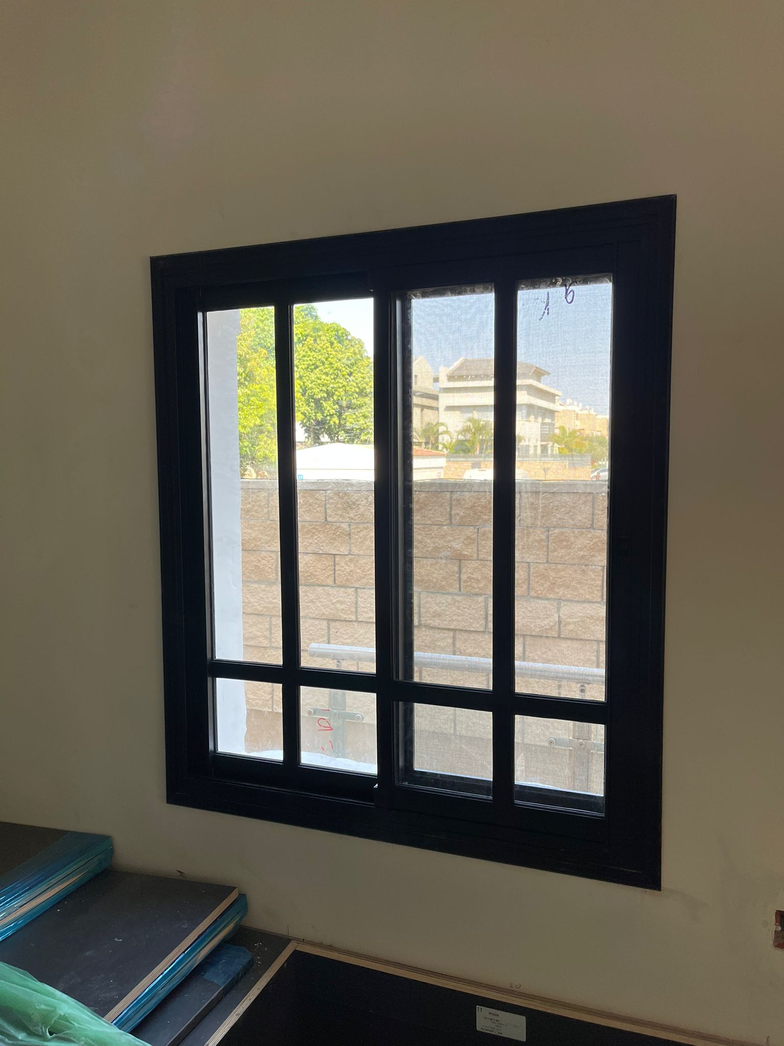 מגוון חלונות אלומיניום