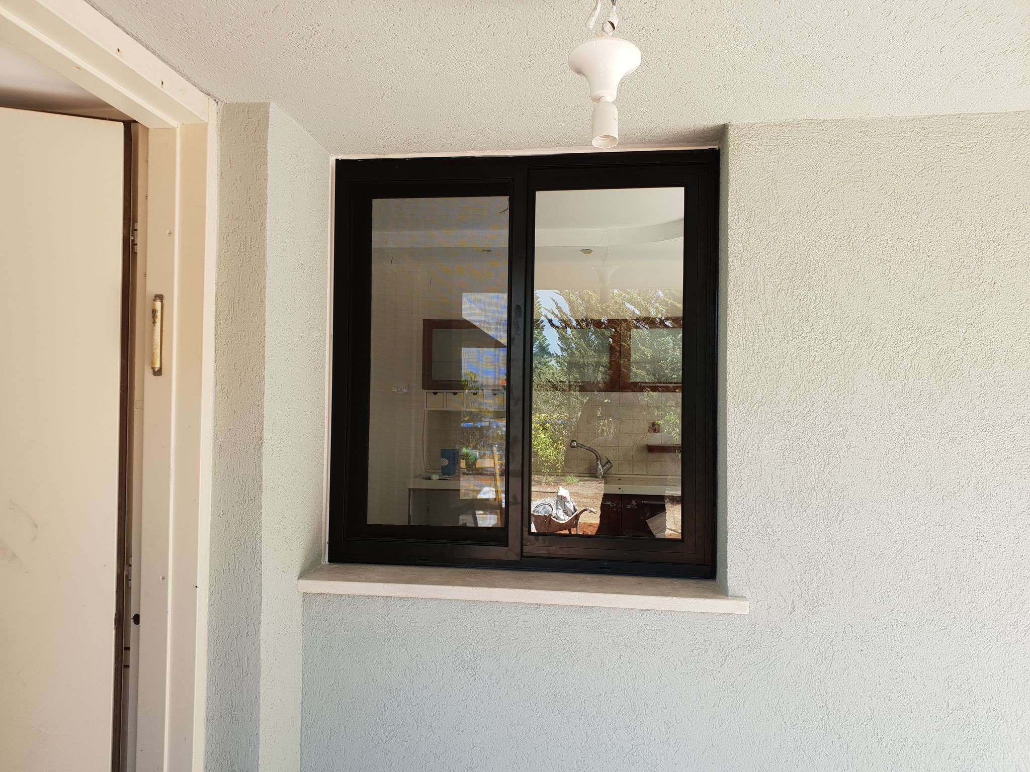 מגוון חלונות אלומיניום