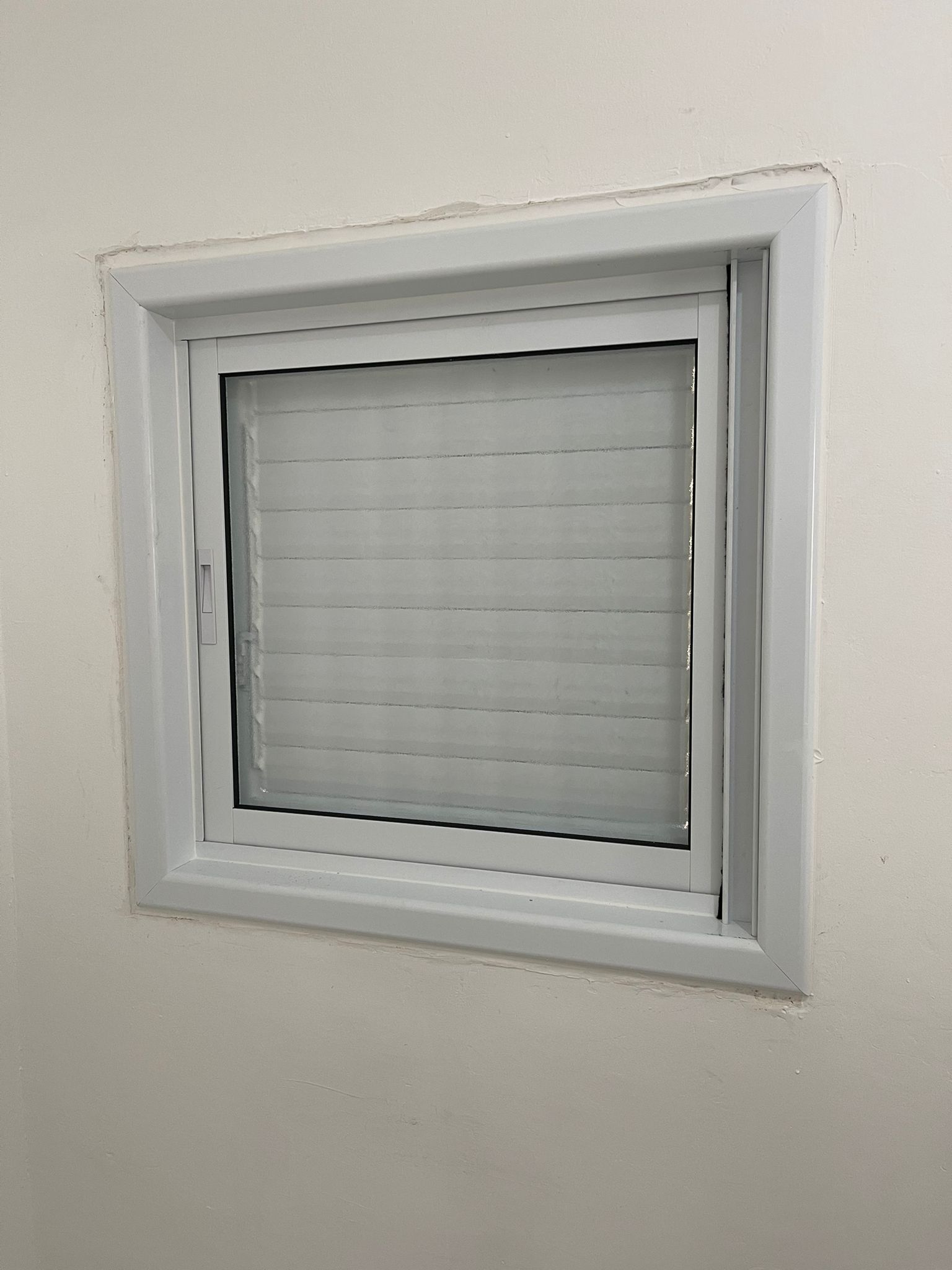 מגוון חלונות אלומיניום