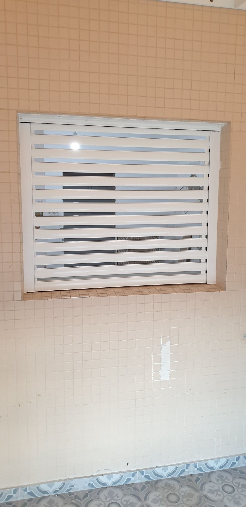 מגוון חלונות אלומיניום