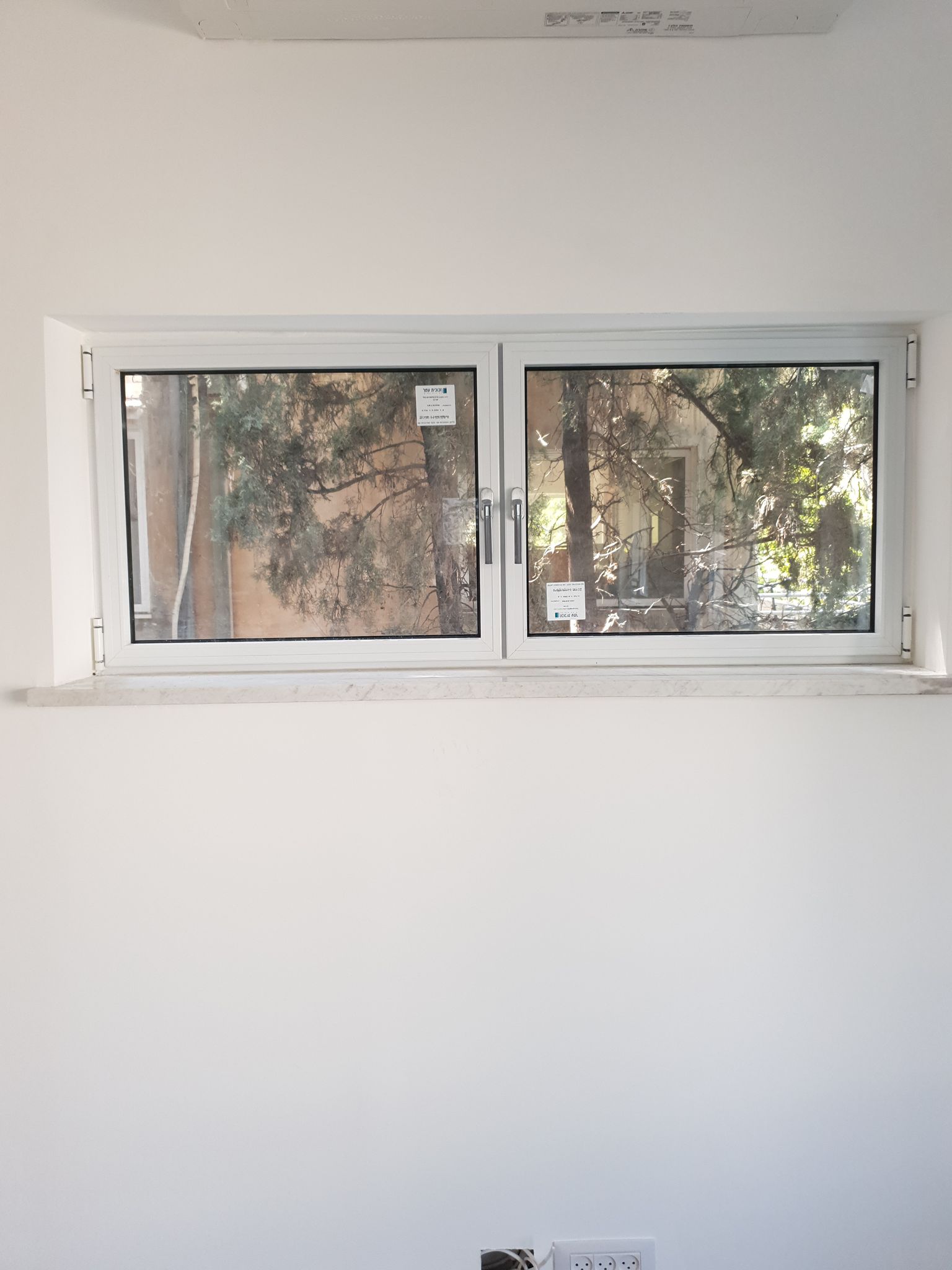 מגוון חלונות אלומיניום