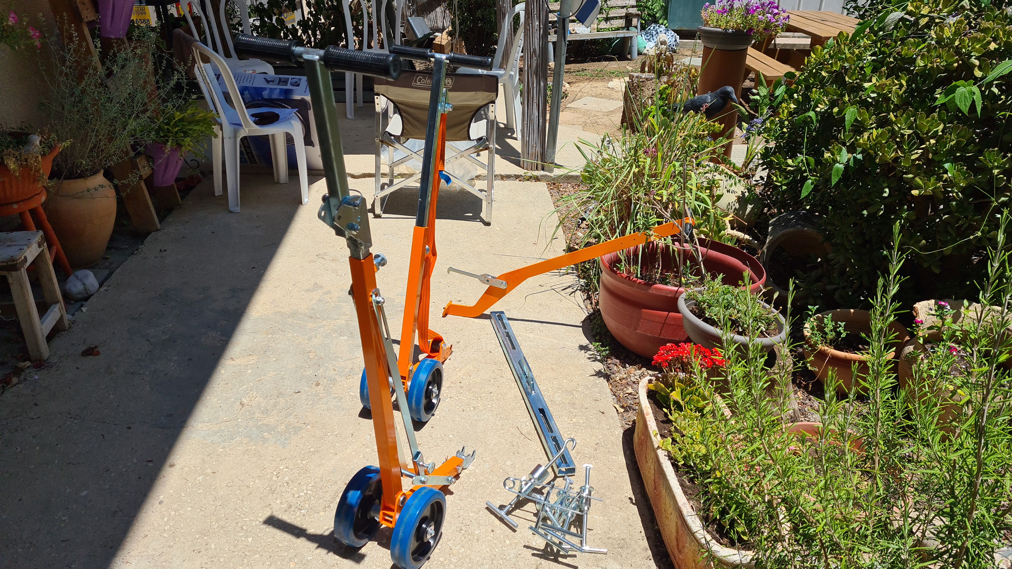 ציוד לצורך איתור נזילות וצילום וגילוי צנרת תת קרקעית