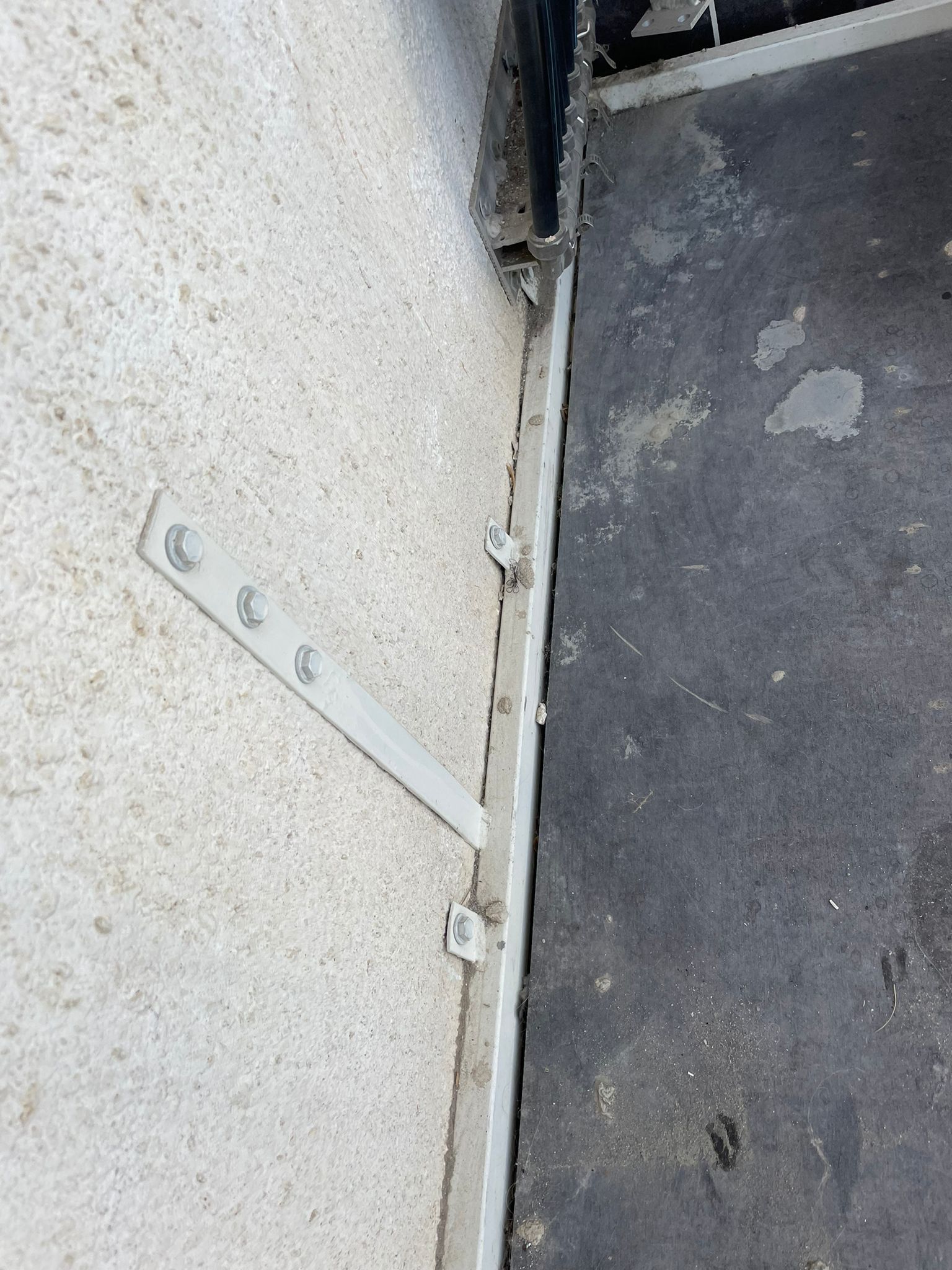 איטום מסתור כביסה