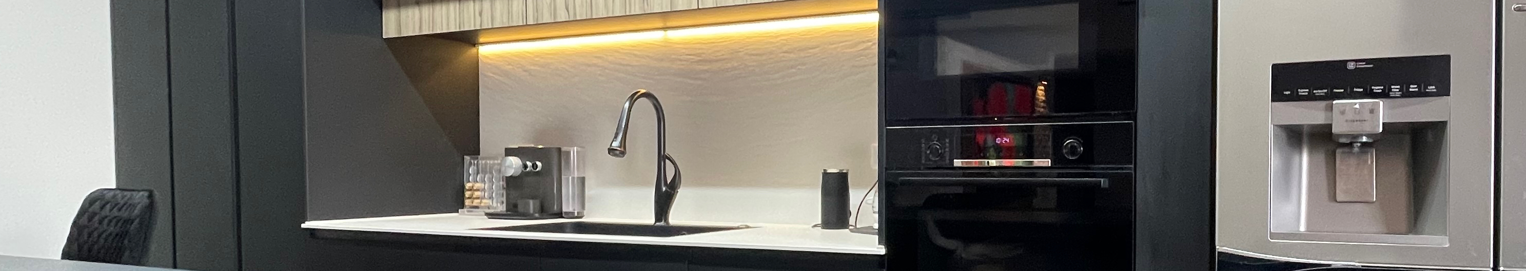 צילום מעבודה של תומר צרפתי