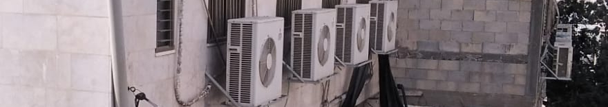 צילום מעבודה של אליהו קויט