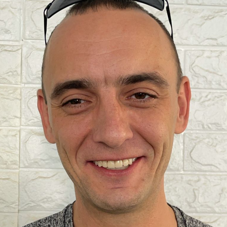 סטניסלב פפלוב - חברת פרקטים , תמונת פנים