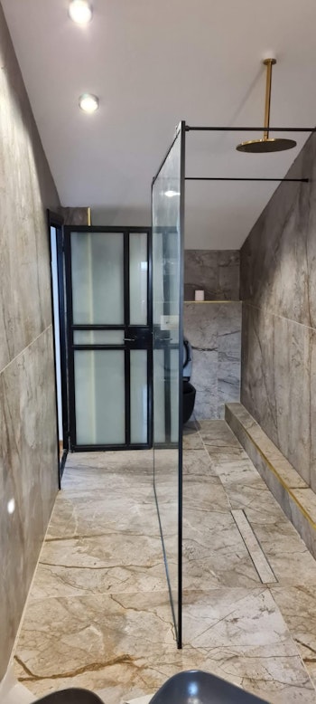 מגוון שיפוצי אמבטיה