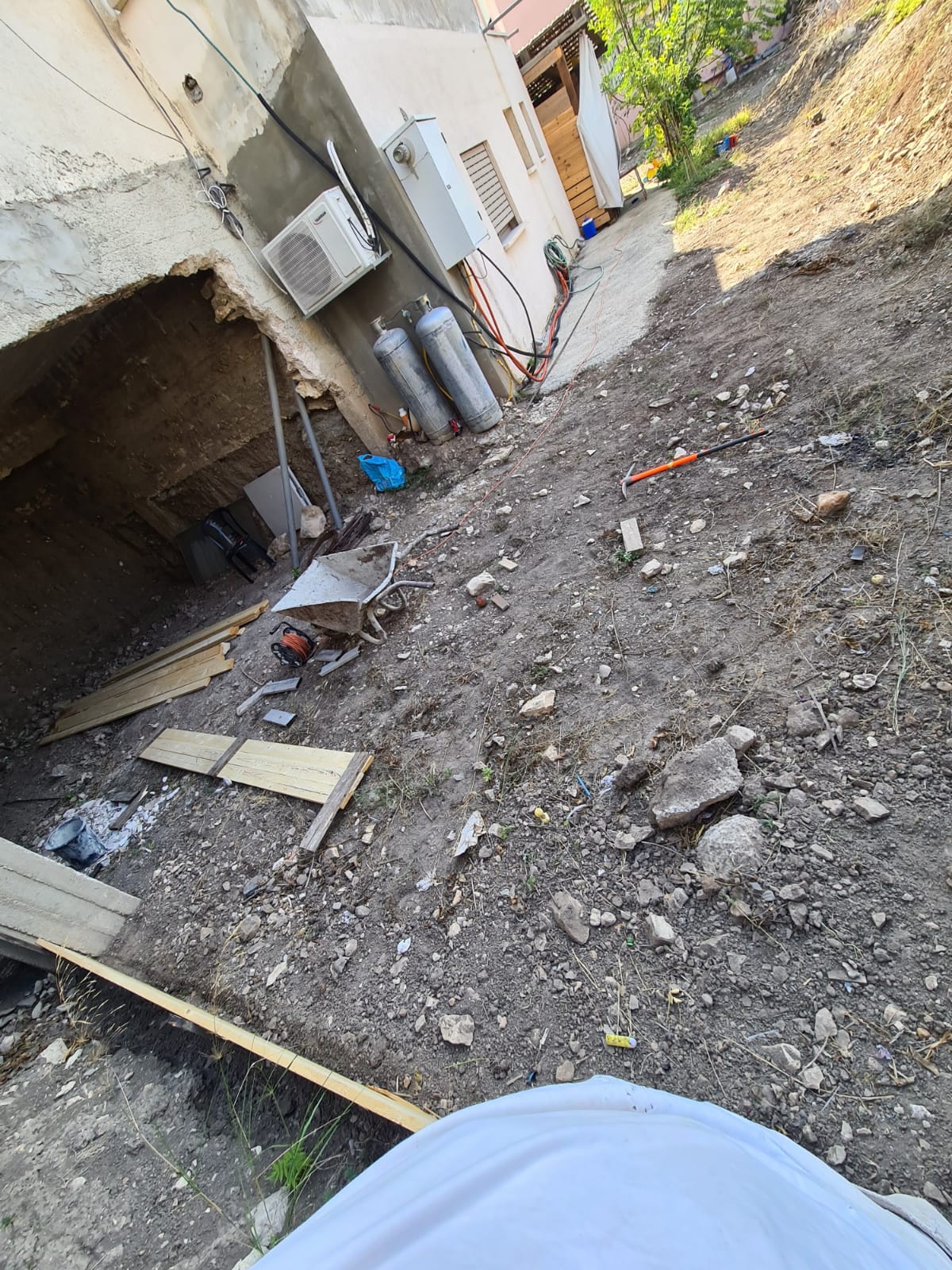 שיפוץ וריצוף חצר