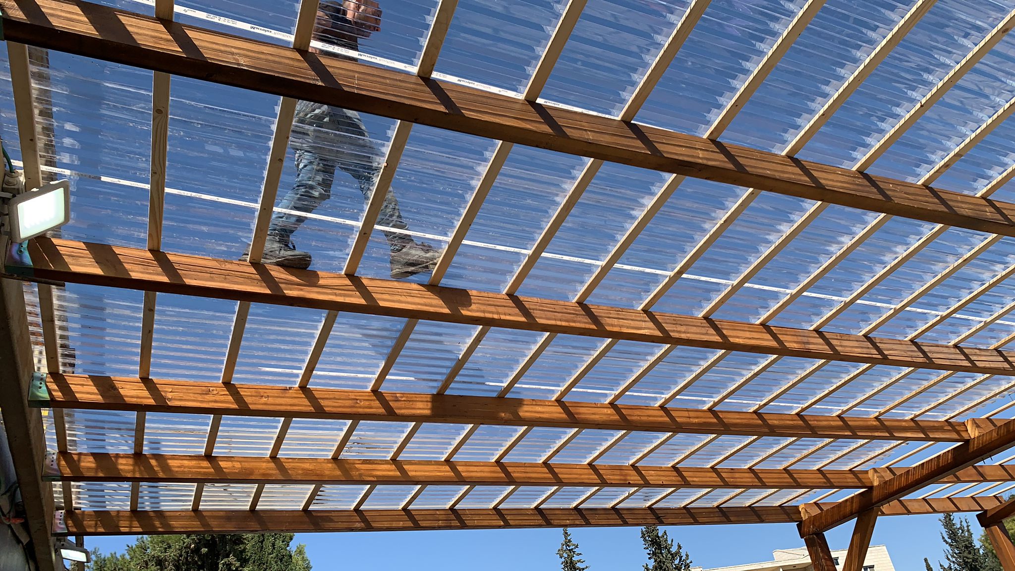 דקים ופרגולות