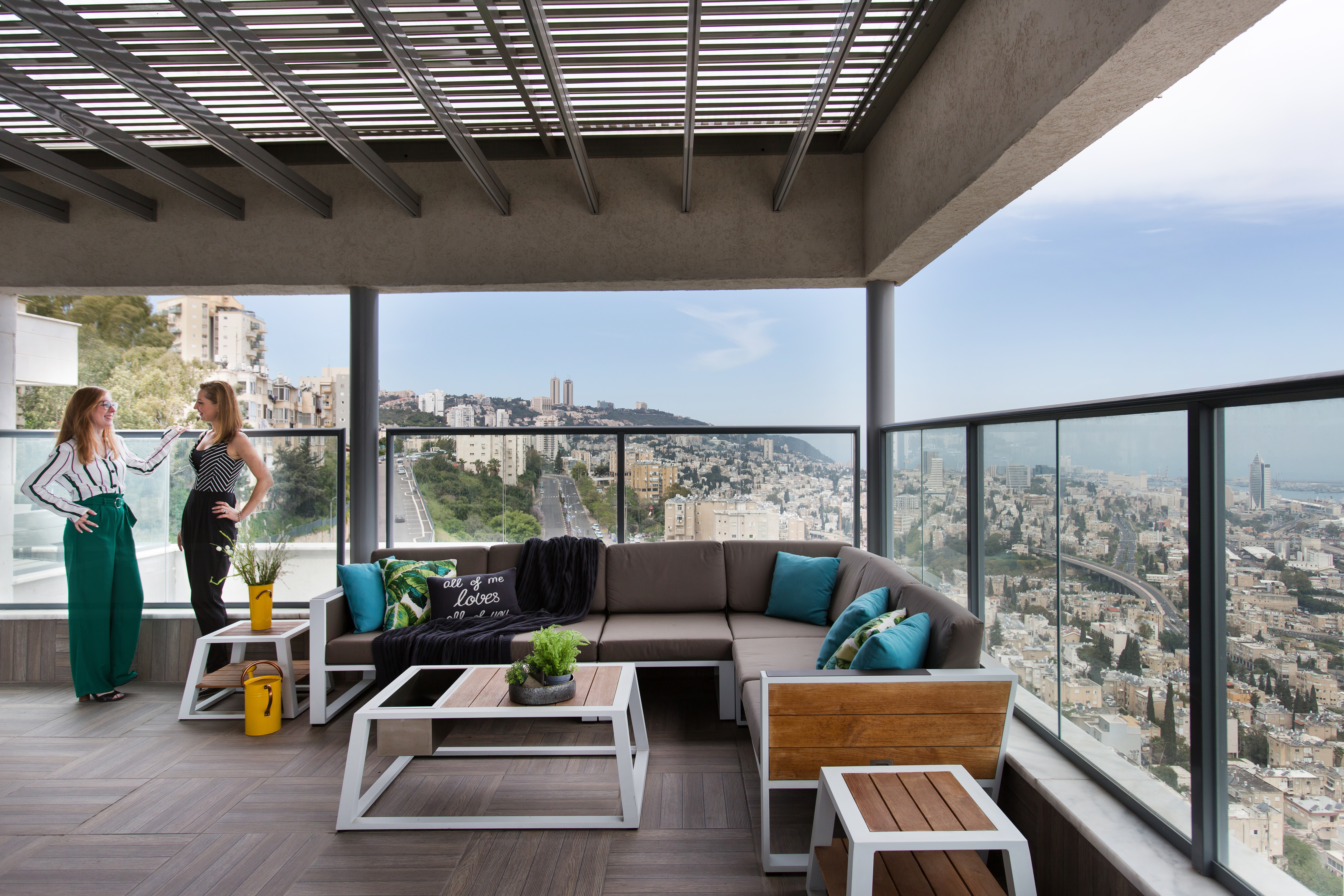 פנטהאוז יוקרתי המשקיף לנוף מפרץ חיפה!