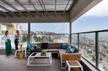 פנטהאוז יוקרתי המשקיף לנוף מפרץ חיפה!