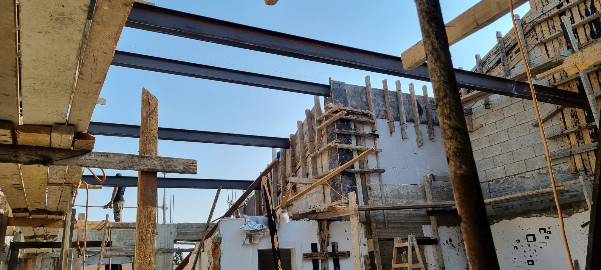 שיפוץ בית קומפלט כולל תוספת בנייה