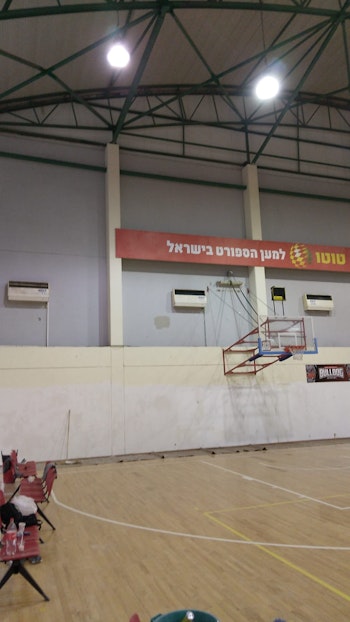 שיפוץ היכל ספורט