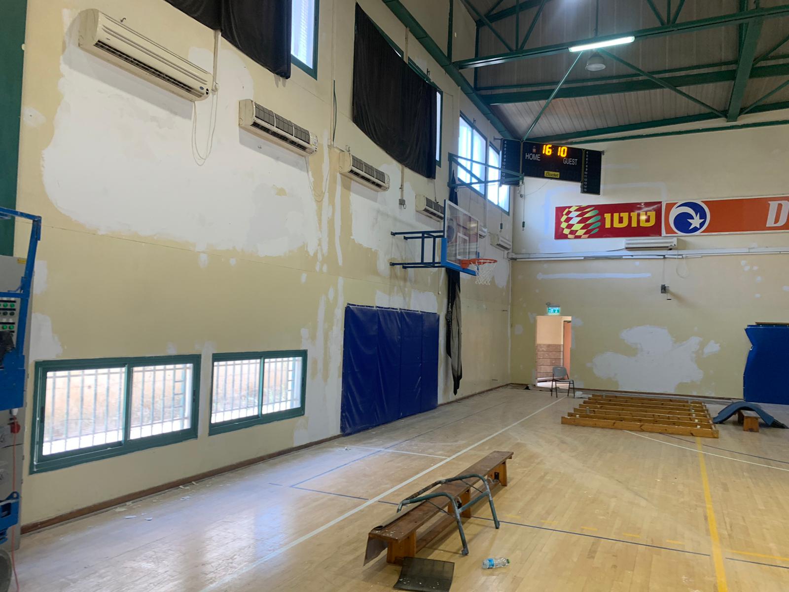 שיפוץ היכל ספורט