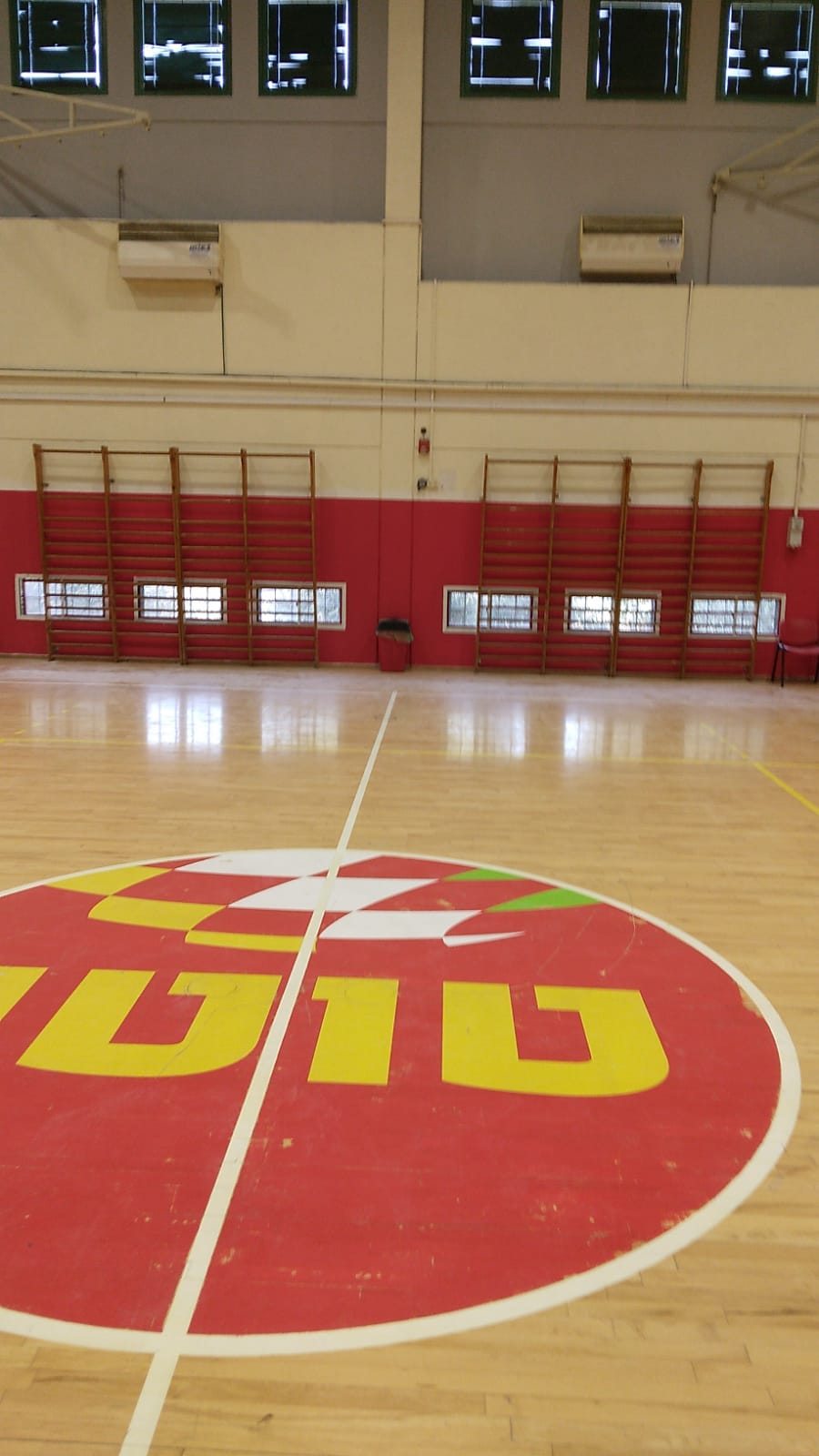 שיפוץ היכל ספורט