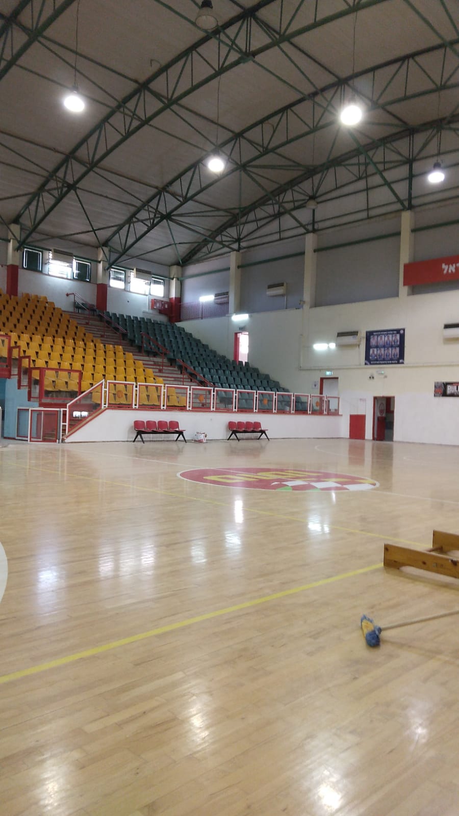 שיפוץ היכל ספורט