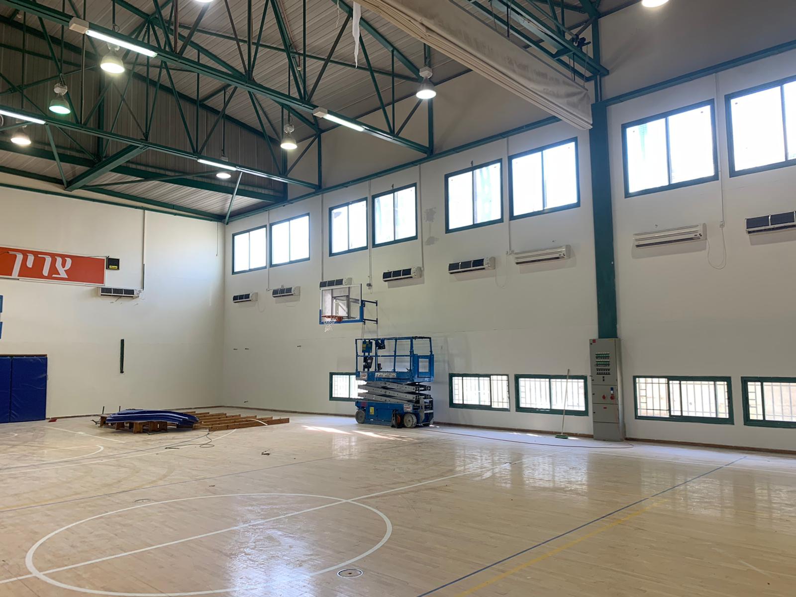 שיפוץ היכל ספורט