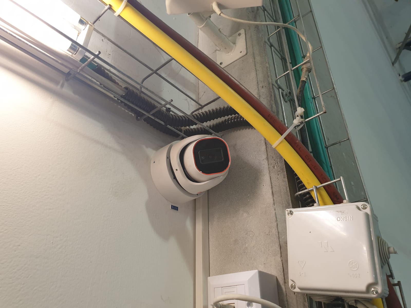 מצלמות אבטחה