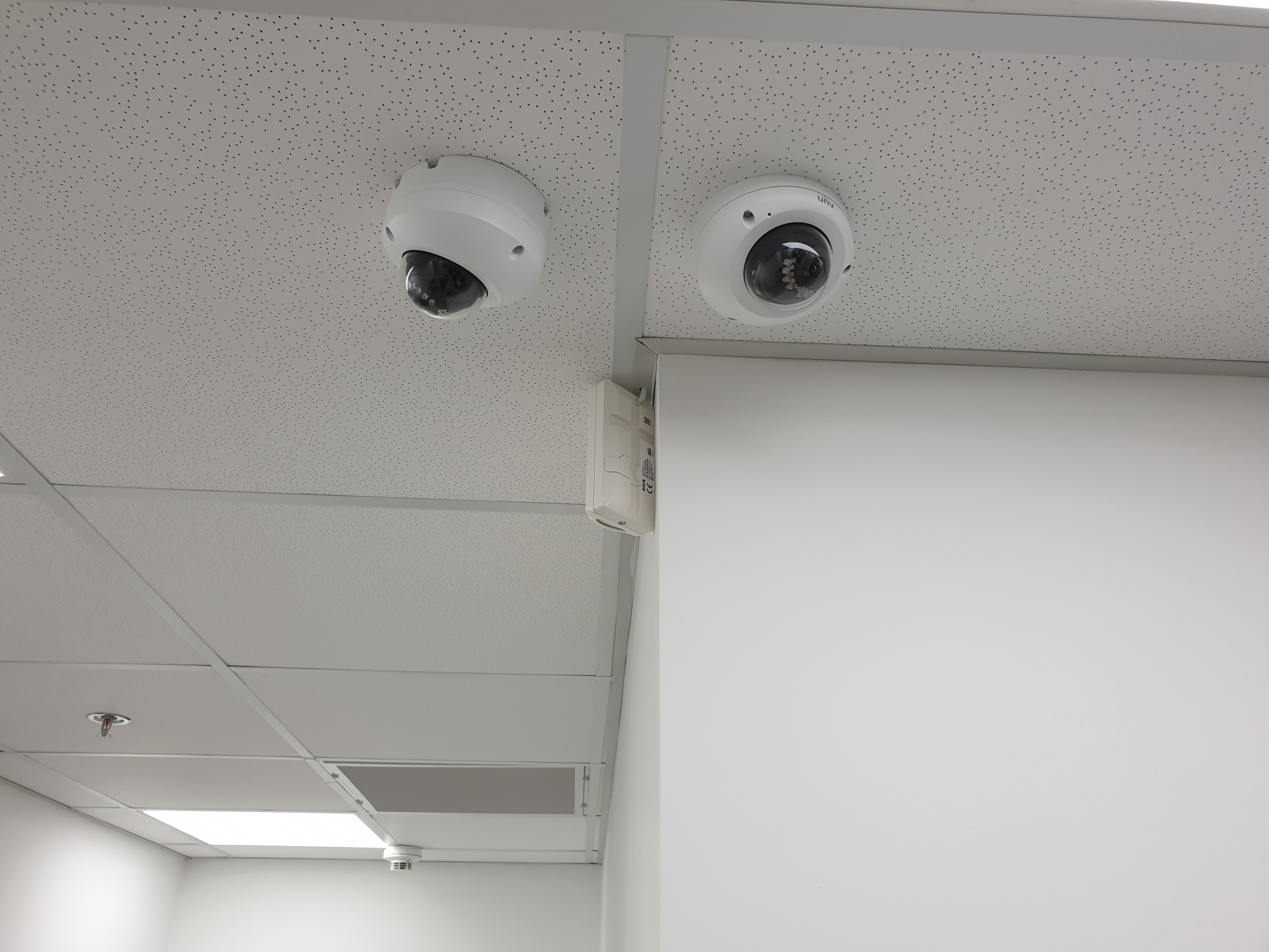 מצלמות אבטחה